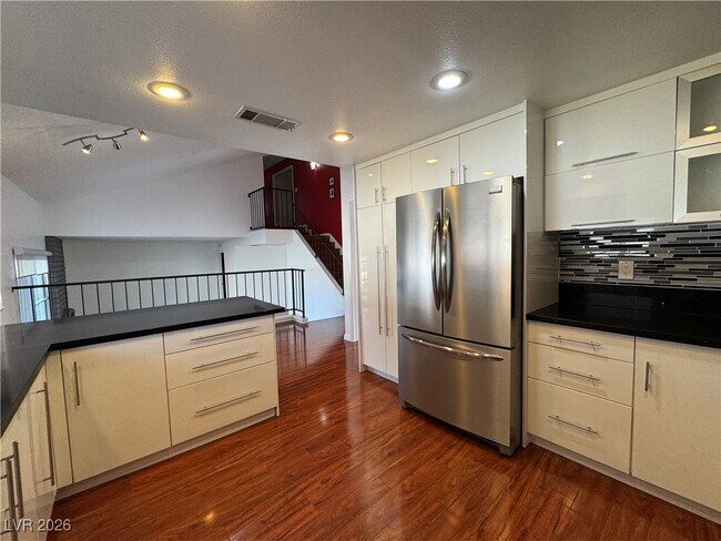 Building Photo - 6328 O'Bannon Dr