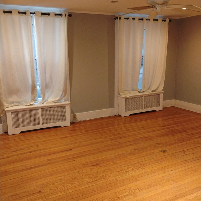 Building Photo - 231 Lark St