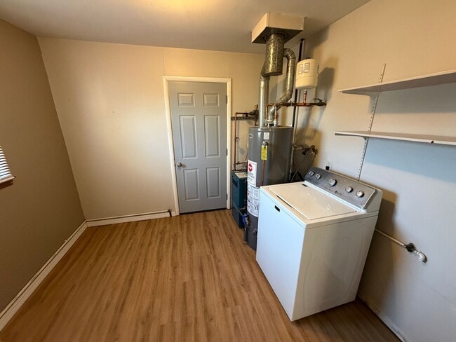 Building Photo - House for Rent!