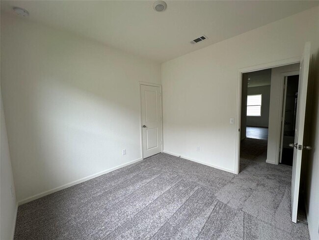 Building Photo - 3507 Queensberry