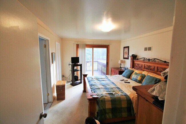 Building Photo - 22987 W 13 Mile Rd