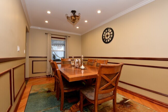 Building Photo - 174-06 Jewel Ave