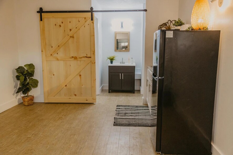 Building Photo - 428 Sylamore Ave