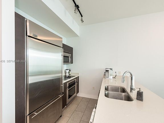 Building Photo - 55 SE 6th St