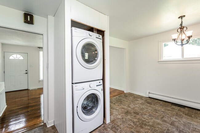 Building Photo - 9507 Stockbridge Dr