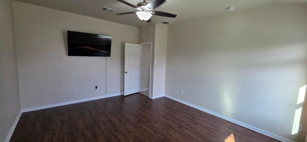 Building Photo - 2530 Diamondback Trail