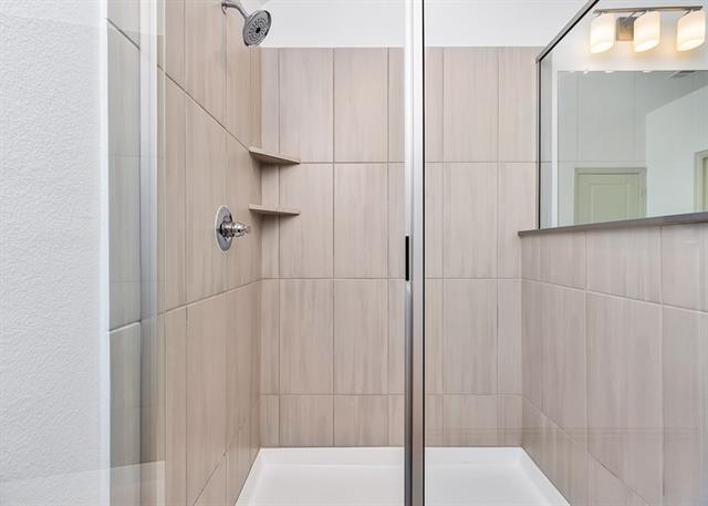 Building Photo - 8804 Samara St