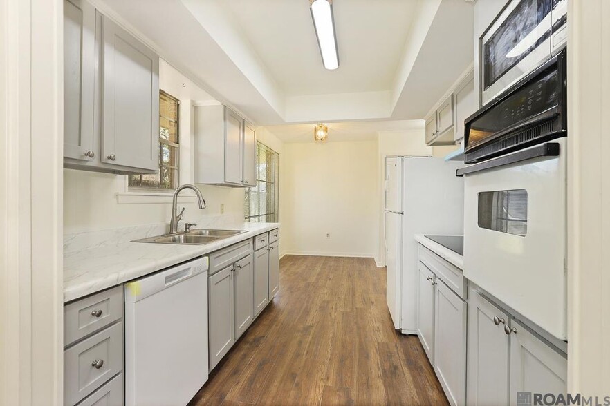 Building Photo - 7005 Whitlow Dr