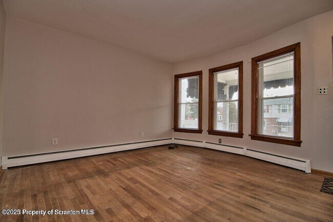 Building Photo - 1521 Pine St