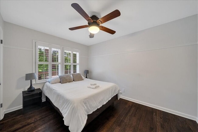 Building Photo - 5592 Colton Dr NE