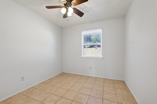 Building Photo - 16106 Barbarossa Dr