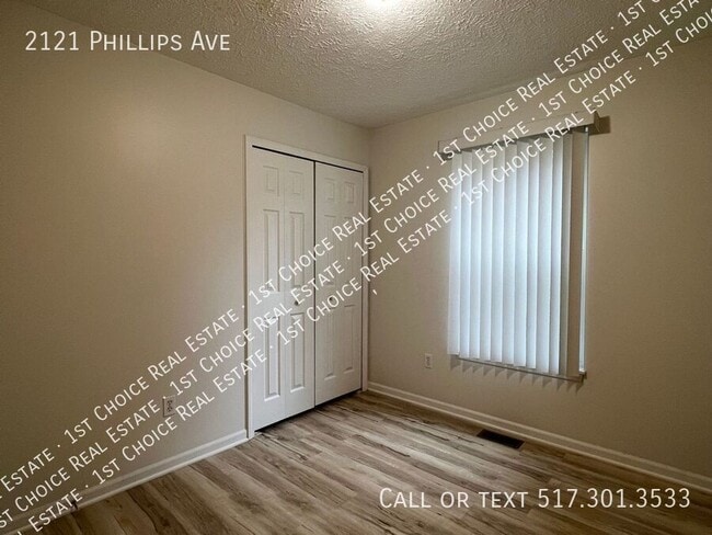 Building Photo - 2121 Phillips Ave
