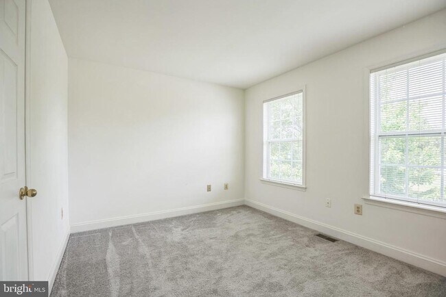Building Photo - 1005 Agricopia Dr