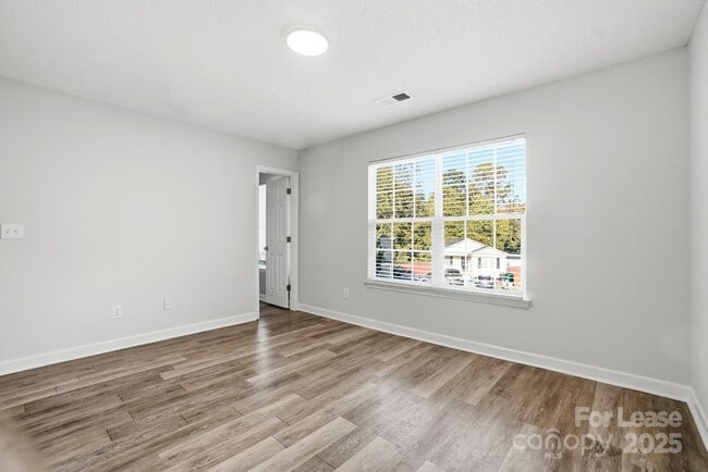 Building Photo - 2322 Pesca Ln