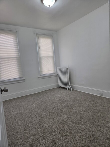 Building Photo - 5767 N Beechwood St
