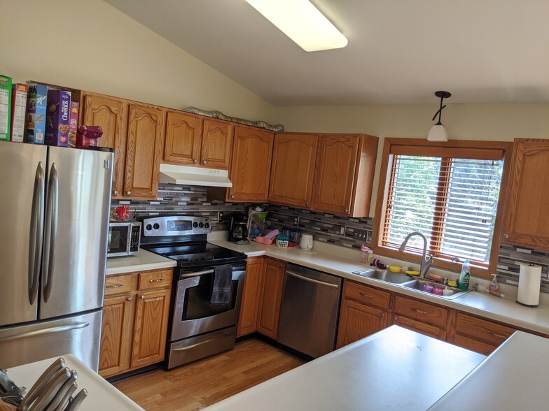 Building Photo - 6401 Toribrooke Ln