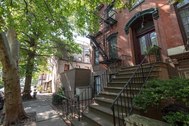 Building Photo - 116 Morris St
