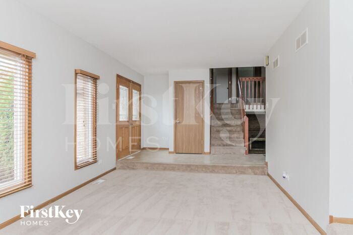 Building Photo - 753 Willow Rd