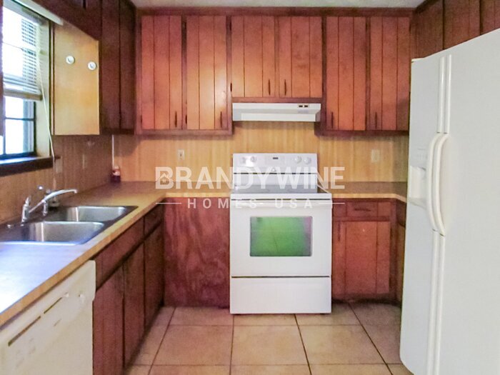 Building Photo - 5063 Springtree Ct