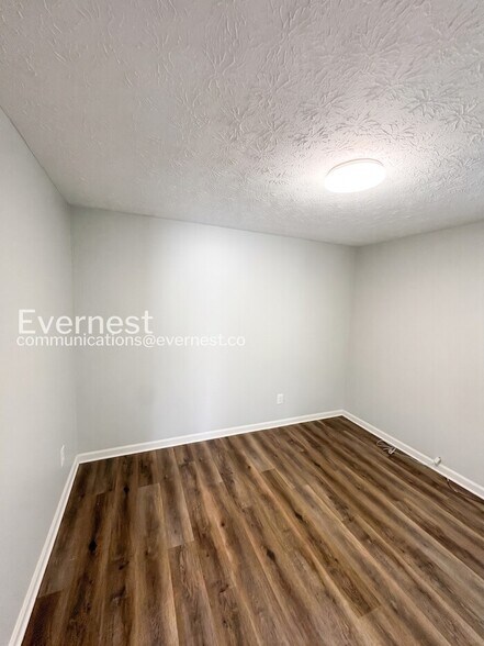 Building Photo - 1230 Creek View Ct