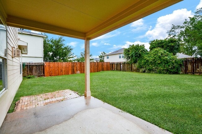 Building Photo - 18326 Thicket Grove Rd