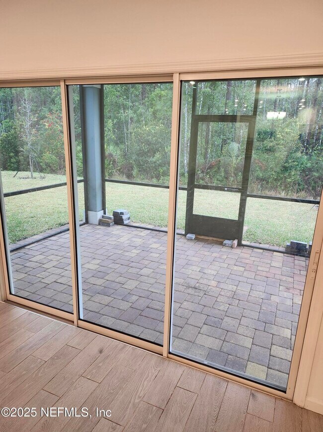 Building Photo - 607 Lake Sinclair St