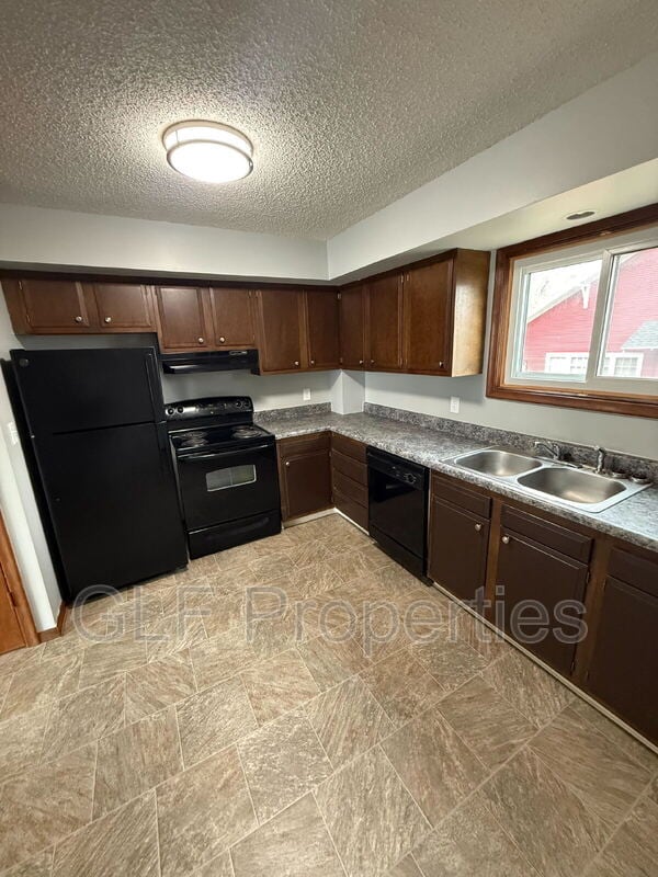 Building Photo - 46 Bradford St