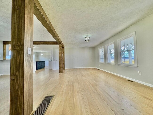 Building Photo - 3380 Tschopp Rd NE