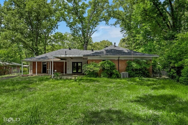 Building Photo - 6119 Bradford Dr