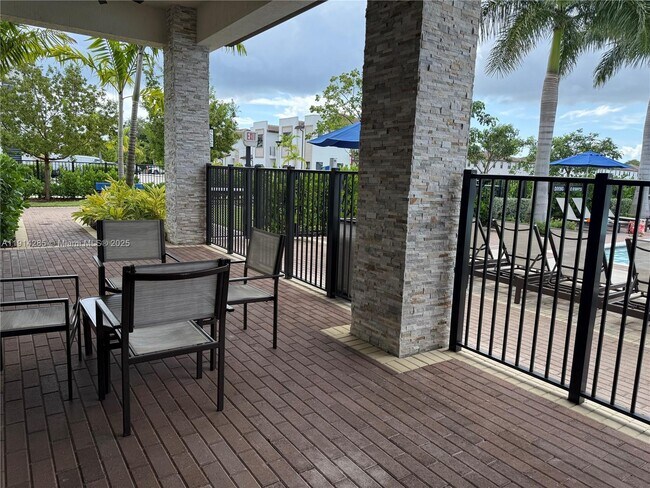 Building Photo - 685 NE 208th Terrace