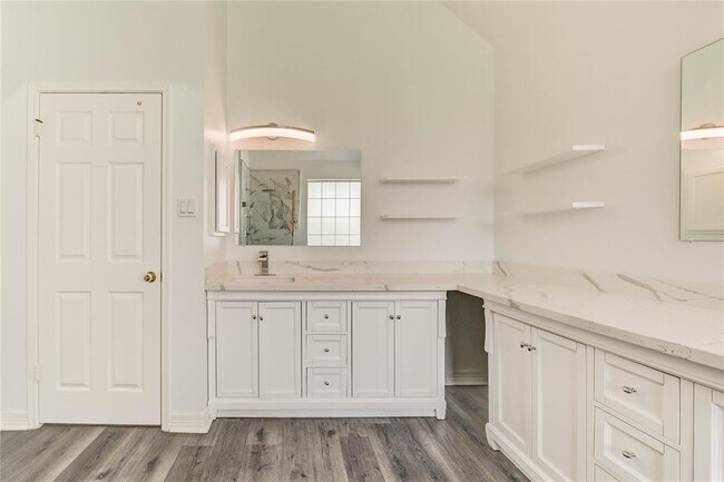 Building Photo - 8803 Memorial Creek Dr