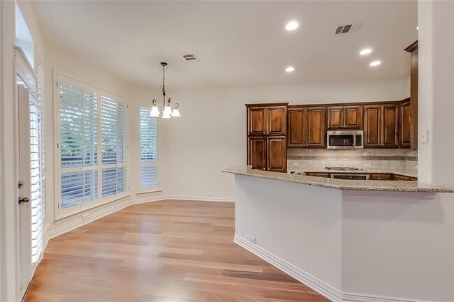 Building Photo - 11608 Spicewood Pkwy