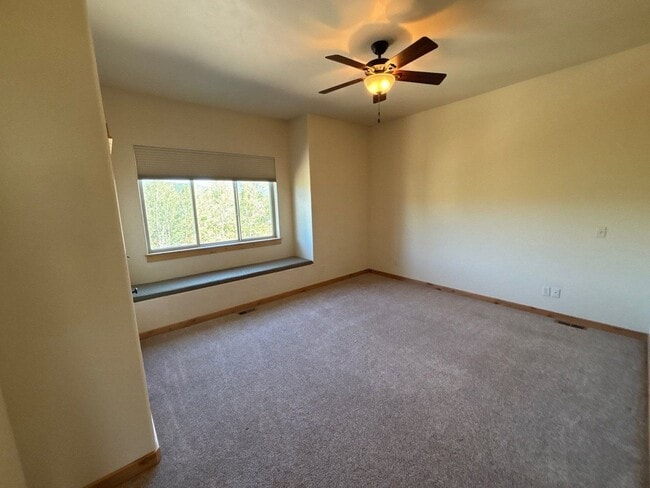 Building Photo - 2379 Abbey Ct