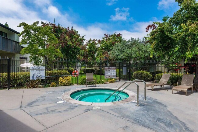 Building Photo - Spacious and remodeled 2 Bed 2.5 baths in ...
