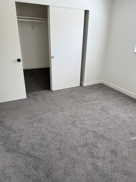 Building Photo - 81 W 300 N