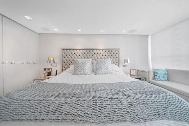 Building Photo - 11 Island Ave