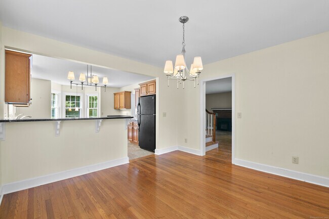 Building Photo - 26 Great Hillwood Rd