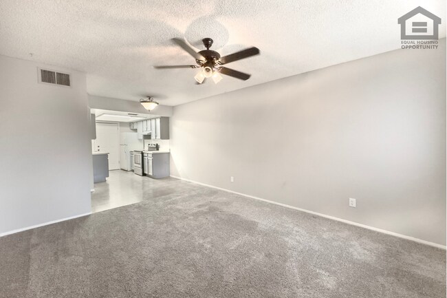 Building Photo - 529