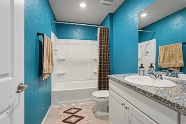 Building Photo - 3BED/2BATH HOUSE AVAILABLE FOR LEASE!