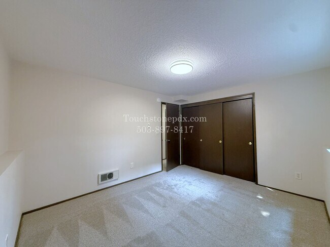 Building Photo - 120 SE 176th Pl