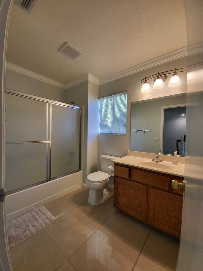 Building Photo - 920 Garcia Dr