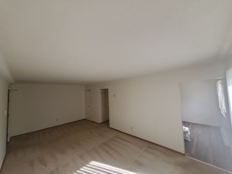 Building Photo - 1086 Como Pl
