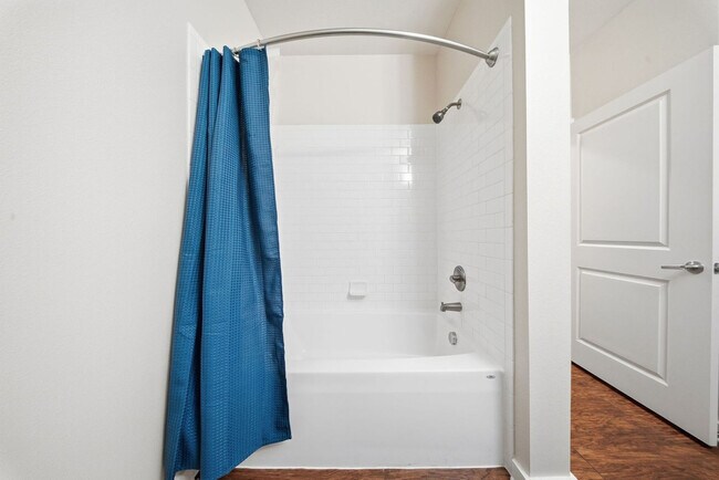 Building Photo - 1700 W Cleveland St