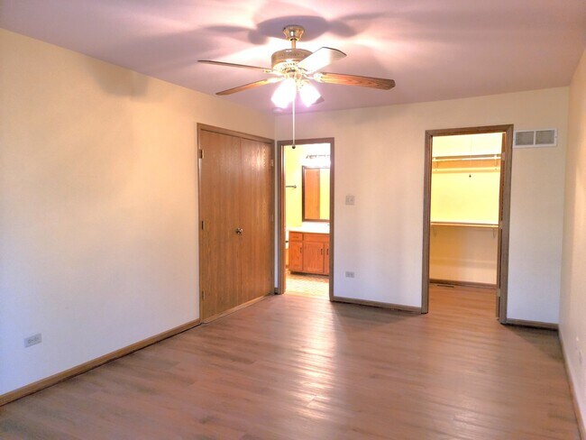 Building Photo - 9264 Windsor Pkwy