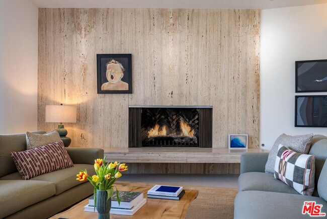 Building Photo - 1121 Loma Vista Dr