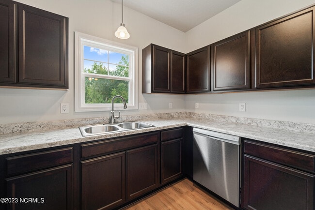 Building Photo - 405 Blockade Shl Ln