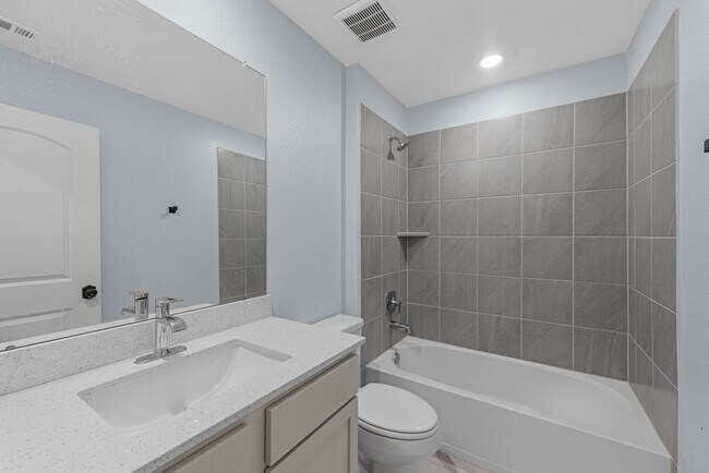 Building Photo - 15223 Mayflower St