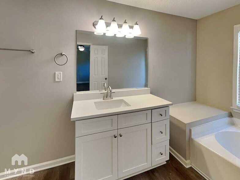 Building Photo - 3610 Spring Leaf Ln