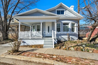 Building Photo - 744 S Roberta St