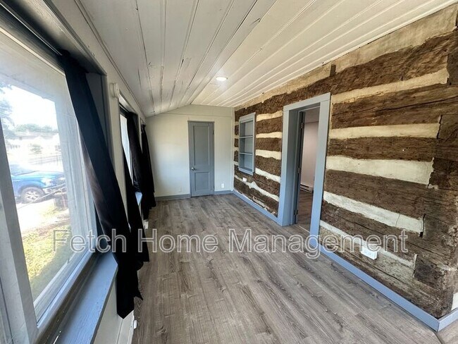 Building Photo - 10699 Jonestown Rd